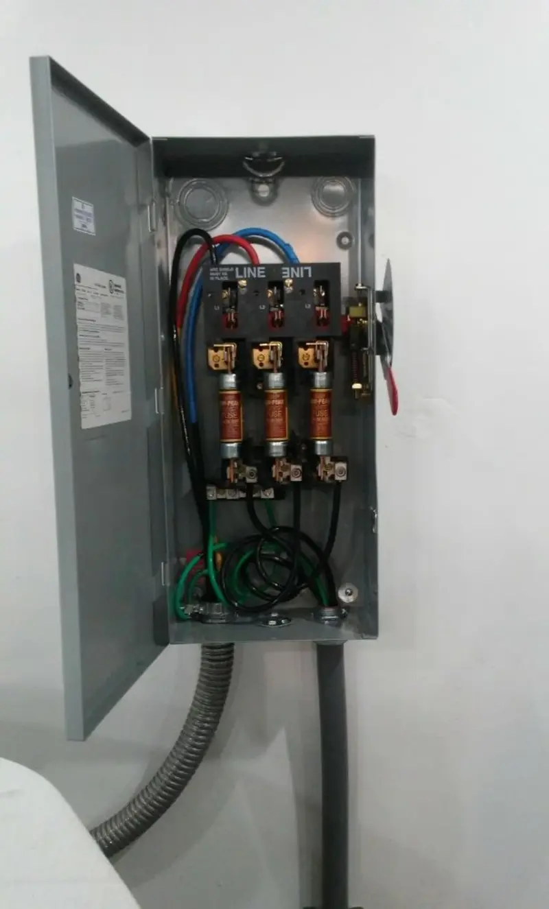 Three-phase disconnect switch installed for Electrical Wiring & Rewiring in Shelbyville
